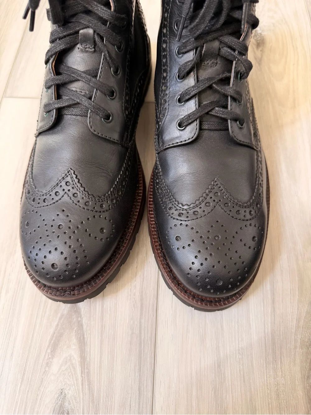 Frye James Lug Wingtip Lug Sole Leather Boots Men’s 8.5 Black